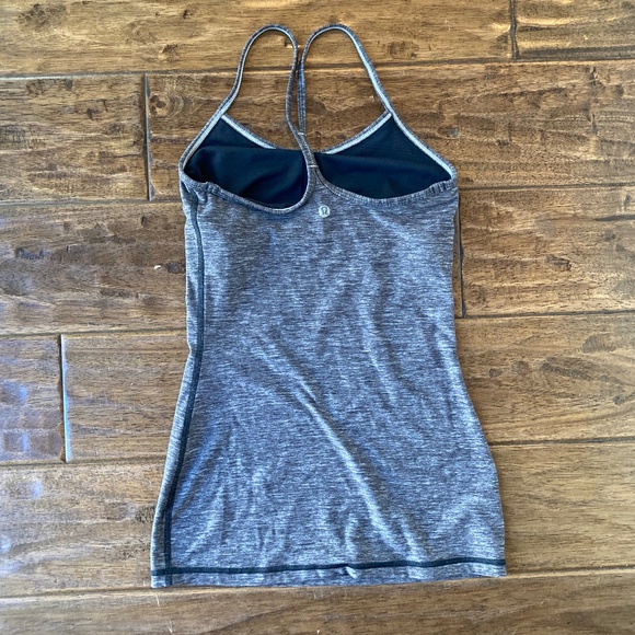 Lululemon Tank Top Women's 2 Gray Power Y Built In Brass Workout Flow - Picture 2 of 8